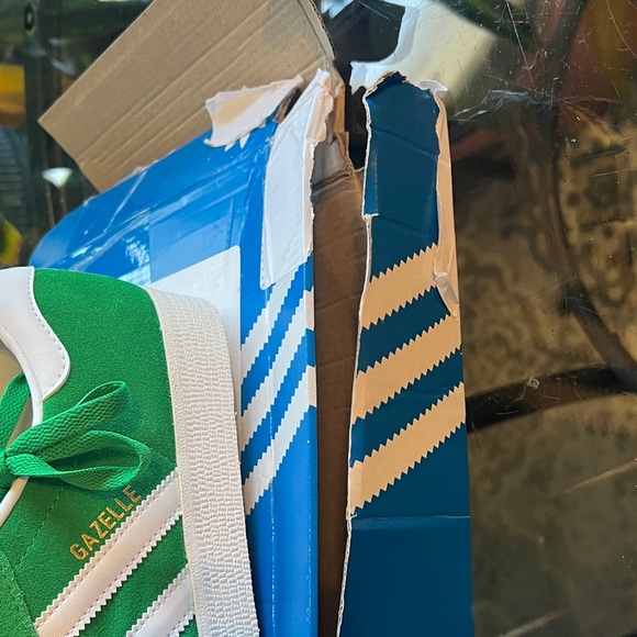 Adidas Gazelle Green and White Sneakers shoes are perfect box is destroyed - Picture 6 of 9